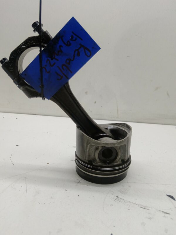 PISTON Y BIELA RENAULT LAGUNA (B56) 2.2 Turbodiesel DIESEL Motor 2,2 Ltr.  113 CV  [1998 - 2001] 3 Puertas