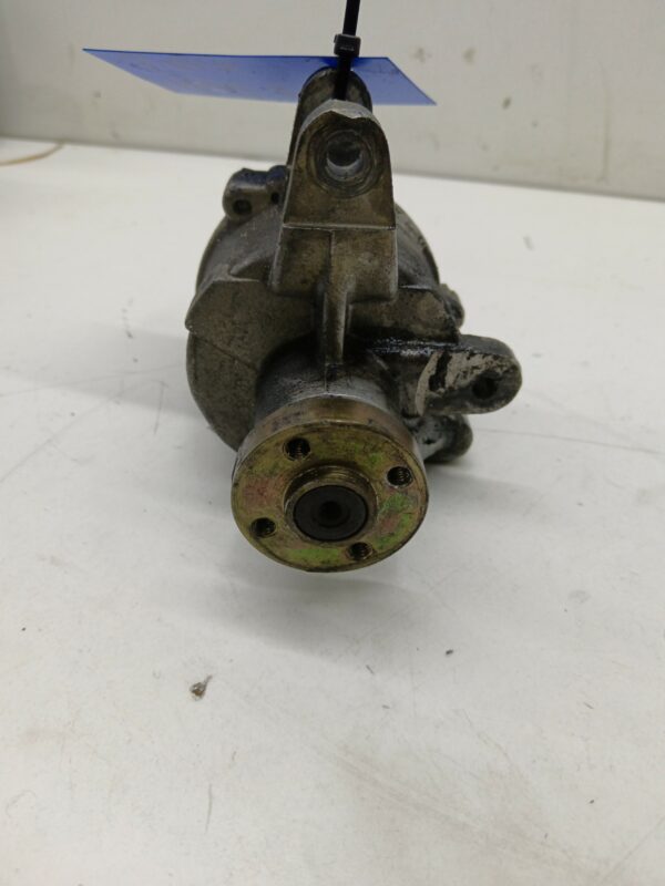 BOMBA DIRECCION FORD SIERRA BERLINA 2.3 Diesel DIESEL Motor 2,3 Ltr.  67 CV  [1987 - 0] 3 Puertas - Imagen 2