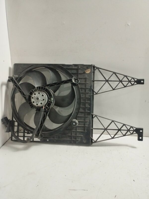 ELECTROVENTILADOR VOLKSWAGEN GOLF IV BERLINA (1J1) 1.9 TDI DIESEL Motor 1,9 Ltr.  101 CV  [1997 - 2003] 3 Puertas - Imagen 2