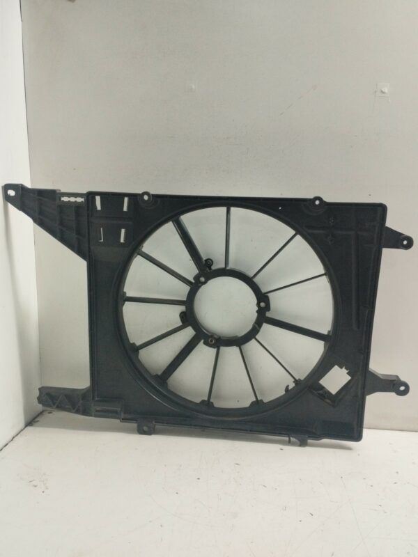 CARCAZA DE ELECTROVENTILADOR RENAULT MEGANE I SCENIC (JA0) 1.6e Alize NAFTA Motor 1,6 Ltr.  90 CV  [1996 - 1999] 5 Puertas
