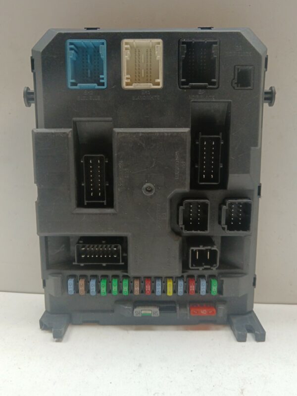 CAJA RELES / FUSIBLES / MODULO BSI PEUGEOT 207 Confort DIESEL Motor 1,4 Ltr.  68 CV  [2006 - 2012] 5 Puertas