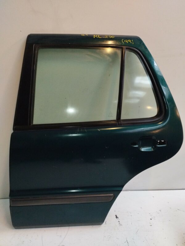 PUERTA TRASERA IZQUIERDA MERCEDES CLASE M (W163) 320 (163.154) NAFTA 95 Motor 3,2 Ltr.  218 CV  [1997 - 2005] 5 Puertas