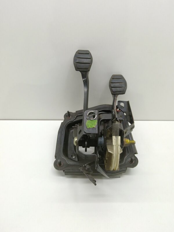 PEDALERA RENAULT MEGANE I CLASSIC (LA0) 1.9 Diesel DIESEL Motor 1,9 Ltr.  64 CV  [1996 - 2001] 3 Puertas
