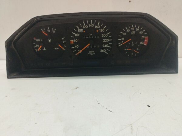 TABLERO DE INSTRUMENTOS MERCEDES CLASE E (W124) BERLINA 3 NAFTA Motor 3,0 Ltr.  188 CV  [1984 - 1997] 3 Puertas