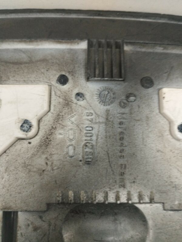 TABLERO DE INSTRUMENTOS MERCEDES CLASE E (W124) BERLINA 3 NAFTA Motor 3,0 Ltr.  188 CV  [1984 - 1997] 3 Puertas - Imagen 3