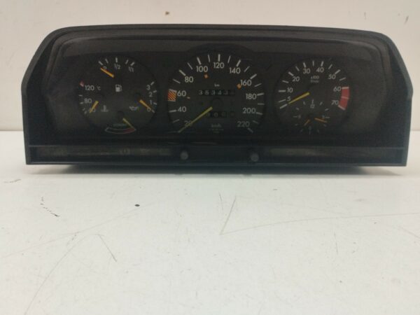 TABLERO DE INSTRUMENTOS MERCEDES CLASE C (W201) BERLINA 2,3 NAFTA Motor 2,3 Ltr.  136 CV  [1982 - 1993] 3 Puertas