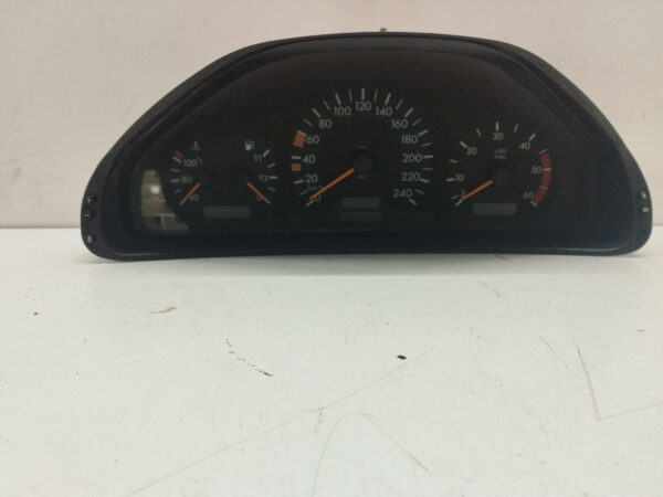 TABLERO DE INSTRUMENTOS MERCEDES CLASE E (W210) BERLINA DIESEL 2.2 CDI CAT DIESEL Motor 2,2 Ltr.  116 CV  [1995 - 2002] 3 Puertas
