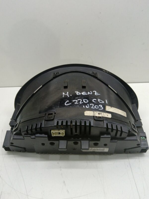 TABLERO DE INSTRUMENTOS MERCEDES CLASE C (W203) BERLINA 220 CDI (203.006) DIESEL Motor 2,2 Ltr.  143 CV  [2000 - 2007] 4 Puertas - Imagen 4