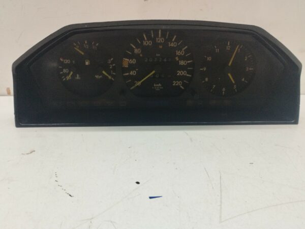 TABLERO DE INSTRUMENTOS MERCEDES CLASE E (W124) BERLINA 2.0 CAT NAFTA Motor 2,0 Ltr.  118 CV  [1984 - 1997] 3 Puertas