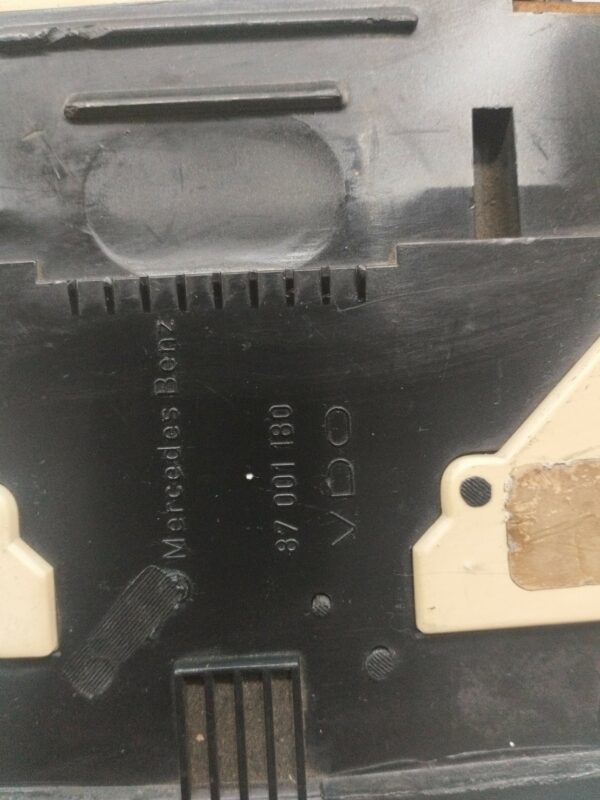 TABLERO DE INSTRUMENTOS MERCEDES CLASE E (W124) BERLINA 2.0 CAT NAFTA Motor 2,0 Ltr.  118 CV  [1984 - 1997] 3 Puertas - Imagen 2