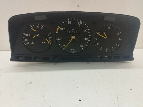 TABLERO DE INSTRUMENTOS MERCEDES CLASE E (W123) BERLINA+COUPE 3.0 Diesel DIESEL Motor 3,0 Ltr.  80 CV  [1976 - 0] 3 Puertas