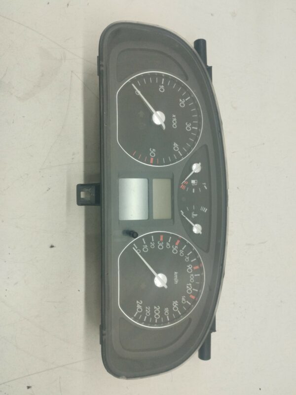TABLERO DE INSTRUMENTOS RENAULT LAGUNA II (BG0) 1.9 dCi Diesel DIESEL Motor 1,9 Ltr.  120 CV  [2001 - 2007] 3 Puertas