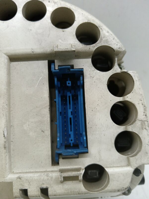 TABLERO DE INSTRUMENTOS RENAULT TRAFIC 2.1 Diesel  Motor 2,1 Ltr.  58 CV  [1981 - 0] 3 Puertas - Imagen 3