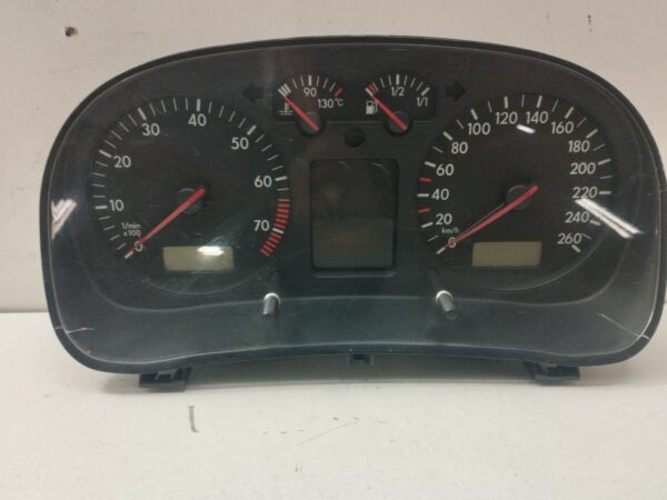 TABLERO DE INSTRUMENTOS VOLKSWAGEN GOLF IV BERLINA (1J1) 1.4 16V NAFTA Motor 1,4 Ltr.  75 CV  [1997 - 2003] 3 Puertas