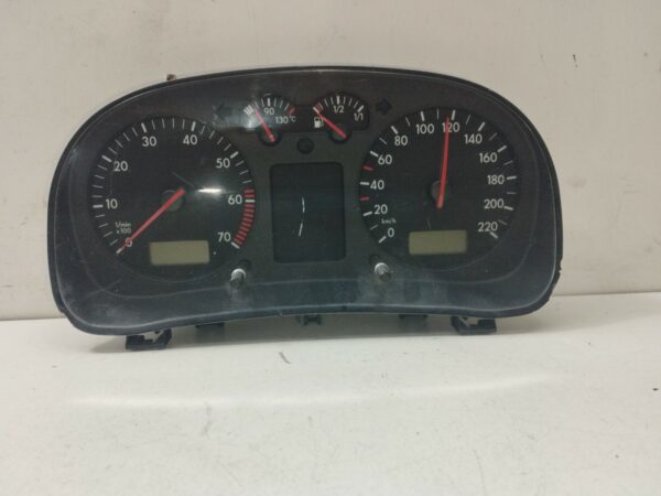 TABLERO DE INSTRUMENTOS VOLKSWAGEN GOLF IV BERLINA (1J1) 1.4 16V NAFTA Motor 1,4 Ltr.  75 CV  [1997 - 2003] 3 Puertas
