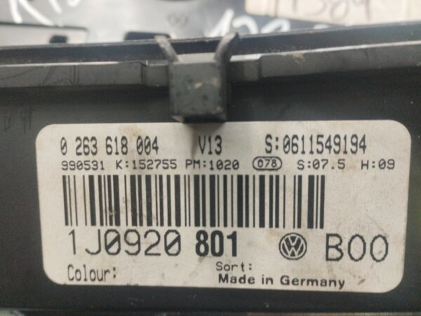 TABLERO DE INSTRUMENTOS VOLKSWAGEN GOLF IV BERLINA (1J1) 1,6 NAFTA Motor 1,6 Ltr.  101 CV  [1997 - 2003] 3 Puertas - Imagen 3