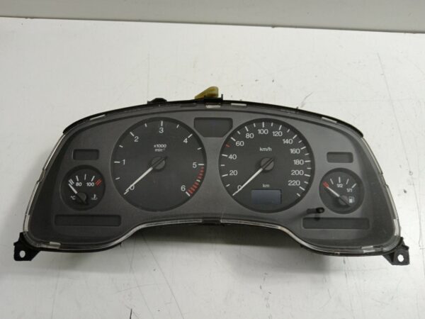 TABLERO DE INSTRUMENTOS OPEL ASTRA G BERLINA 2.0 16V DI CAT (X 20 DTL / LD3) DIESEL Motor 2,0 Ltr.  82 CV  [1998 - 2004] 3 Puertas