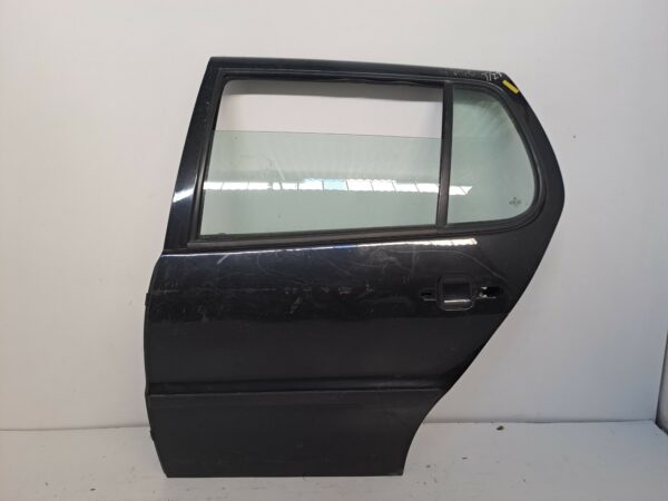 PUERTA TRASERA IZQUIERDA VOLKSWAGEN POLO BERLINA (6N1) Confort DIESEL Motor 1,9 Ltr.  64 CV  [1994 - 1999] 0 Puertas