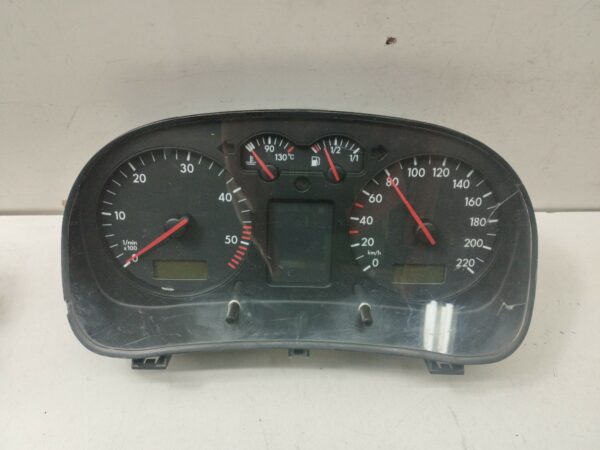 TABLERO DE INSTRUMENTOS VOLKSWAGEN GOLF IV BERLINA (1J1) Conceptline DIESEL Motor 1,9 Ltr.  90 CV  [1997 - 2003] 3 Puertas