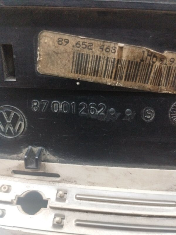 TABLERO DE INSTRUMENTOS VOLKSWAGEN GOLF III BERLINA (1H1) 1,4 NAFTA 95 Motor 1,4 Ltr.  60 CV  [1991 - 1998] 3 Puertas - Imagen 2
