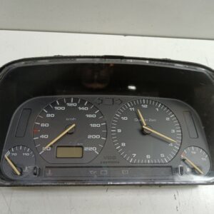 TABLERO DE INSTRUMENTOS VOLKSWAGEN GOLF III BERLINA (1H1) 1,6 NAFTA Motor 1,6 Ltr.  101 CV  [1991 - 1998] 3 Puertas