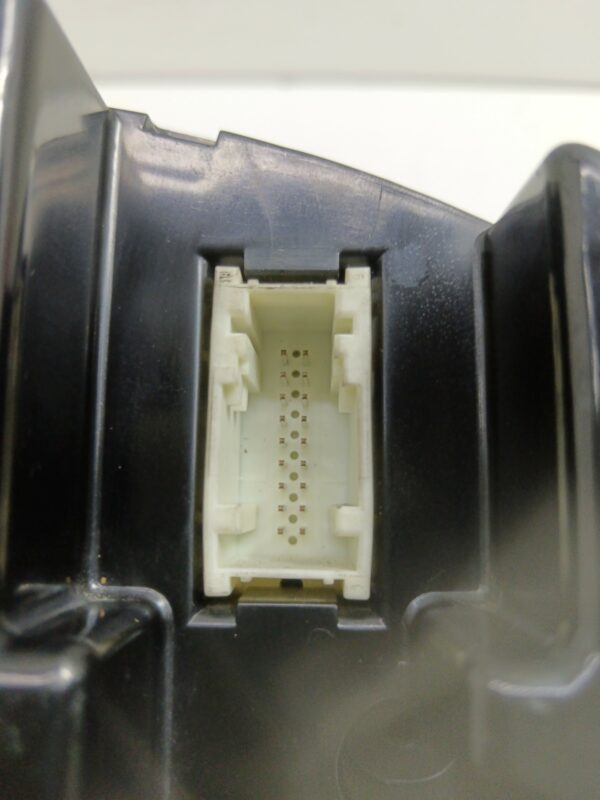 TABLERO DE INSTRUMENTOS BMW SERIE 3 BERLINA (E46) 2.0 16V Diesel CAT DIESEL Motor 2,0 Ltr.  136 CV  [1998 - 2006] 3 Puertas - Imagen 2