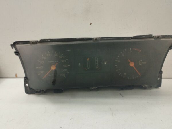 TABLERO DE INSTRUMENTOS FORD ESCORT BERL./TURN./CAB./EXPRESS 1.6 16V CAT NAFTA Motor 1,6 Ltr.  90 CV  [1980 - 0] 3 Puertas