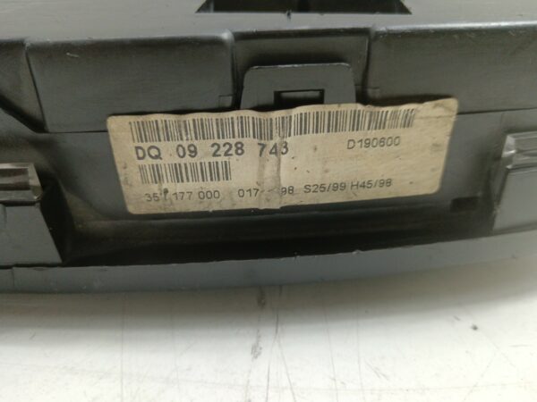 TABLERO DE INSTRUMENTOS CHEVROLET ASTRA G BERLINA Club DIESEL Motor 1,7 Ltr.  75 CV  [1998 - 2004] 5 Puertas - Imagen 4
