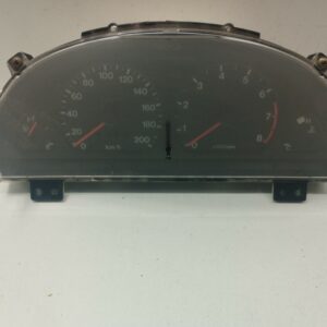 TABLERO DE INSTRUMENTOS SUZUKI SWIFT SF BERLINA (MA) 1.3 GLS (3-ptas.) NAFTA Motor 1,3 Ltr.  68 CV  [1996 - 2003] 3 Puertas