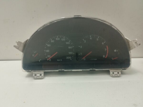 TABLERO DE INSTRUMENTOS SUZUKI SWIFT SF BERLINA (MA) 1.3 GLS (3-ptas.) NAFTA Motor 1,3 Ltr.  68 CV  [1996 - 2003] 3 Puertas