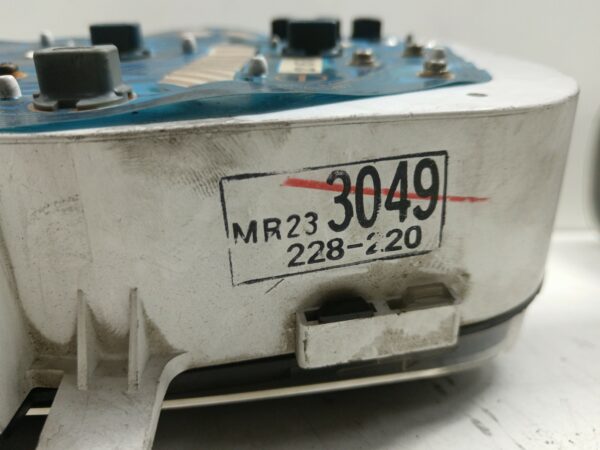 TABLERO DE INSTRUMENTOS MITSUBISHI COLT (CJ0) 1300 GLX NAFTA Motor 1,3 Ltr.  82 CV  [1996 - 2003] 3 Puertas - Imagen 3
