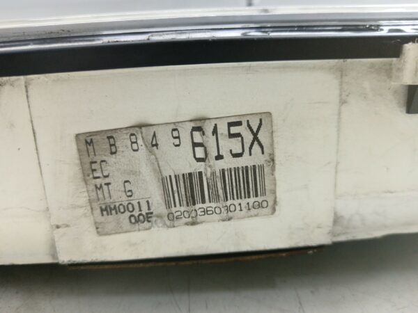 TABLERO DE INSTRUMENTOS MITSUBISHI L 300 (P00) Combi  Tracción total NAFTA Motor 2,4 Ltr.  109 CV  [1986 - 1999] 0 Puertas - Imagen 3
