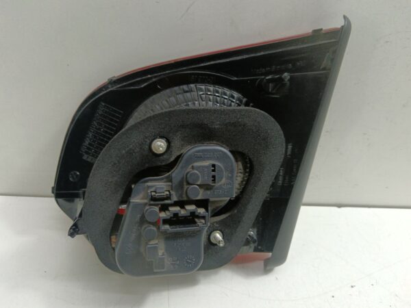 FAROL TRASERO IZQUIERDO EXTERIOR VOLKSWAGEN GOLF V BERLINA (1K1) 2.0 TDI DIESEL Motor 2,0 Ltr.  140 CV  [2003 - 2008] 3 Puertas - Imagen 2