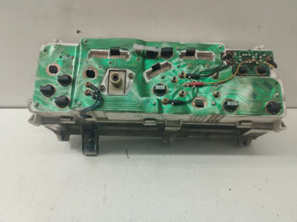 TABLERO DE INSTRUMENTOS TOYOTA COROLLA (E11) 2.0 Diesel CAT DIESEL Motor 2,0 Ltr.  72 CV  [1997 - 2000] 3 Puertas - Imagen 2