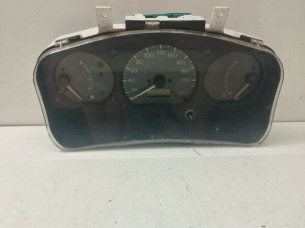 TABLERO DE INSTRUMENTOS MITSUBISHI COLT (CJ0) 1300 Avance NAFTA 95 Motor 1,3 Ltr.  82 CV  [1996 - 2003] 3 Puertas