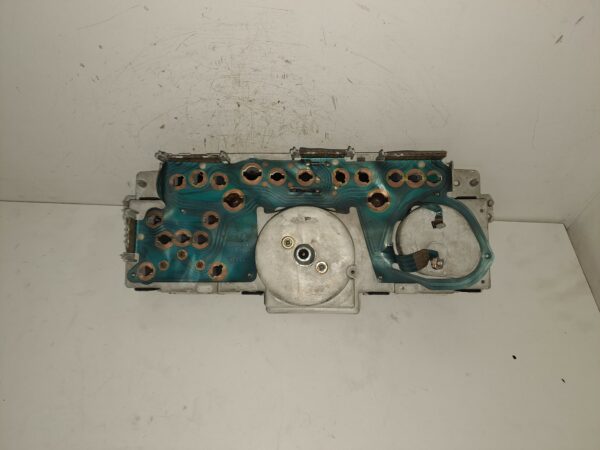 TABLERO DE INSTRUMENTOS PEUGEOT 205 BERLINA 1.8 D Generation DIESEL Motor 1,8 Ltr.  58 CV  [1983 - 1998] 5 Puertas - Imagen 2