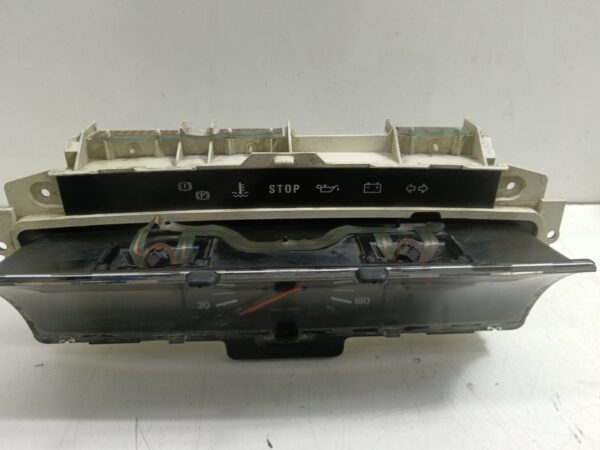 TABLERO DE INSTRUMENTOS PEUGEOT 205 BERLINA 1.8 D Generation DIESEL Motor 1,8 Ltr.  58 CV  [1983 - 1998] 3 Puertas - Imagen 2