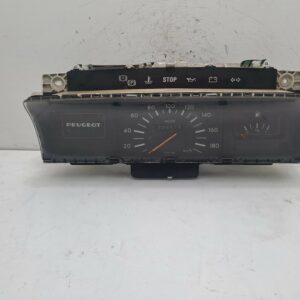 TABLERO DE INSTRUMENTOS PEUGEOT 205 BERLINA 1.8 D Generation DIESEL Motor 1,8 Ltr.  58 CV  [1983 - 1998] 5 Puertas