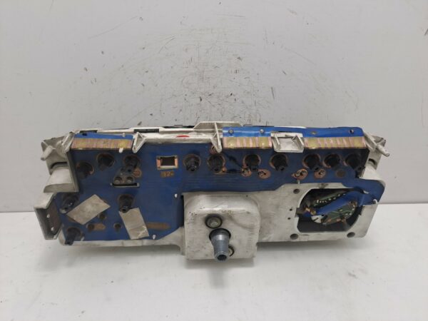 TABLERO DE INSTRUMENTOS PEUGEOT 205 BERLINA 1.8 D Generation DIESEL Motor 1,8 Ltr.  58 CV  [1983 - 1998] 5 Puertas - Imagen 2