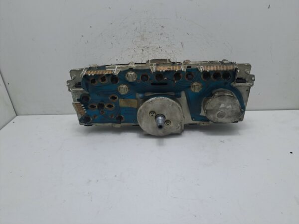 TABLERO DE INSTRUMENTOS PEUGEOT 205 BERLINA 1.8 D Generation DIESEL Motor 1,8 Ltr.  58 CV  [1983 - 1998] 5 Puertas - Imagen 2