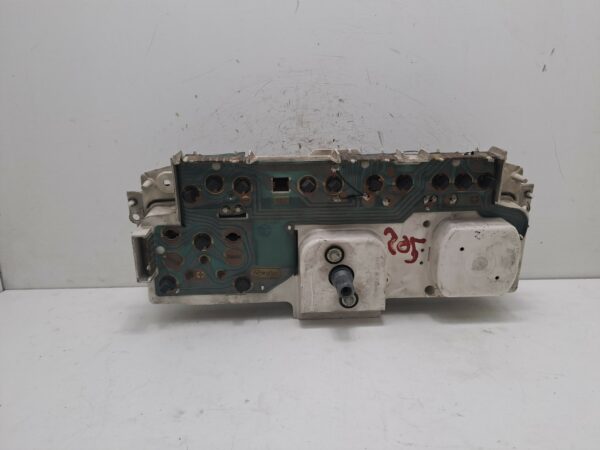 TABLERO DE INSTRUMENTOS PEUGEOT 205 BERLINA 1.8 D Generation DIESEL Motor 1,8 Ltr.  58 CV  [1983 - 1998] 5 Puertas - Imagen 2