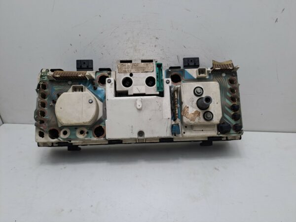 TABLERO DE INSTRUMENTOS RENAULT 21 BERLINA (B/L48) 2.1 Diesel DIESEL Motor 2,1 Ltr.  65 CV  [1985 - 0] 3 Puertas - Imagen 2