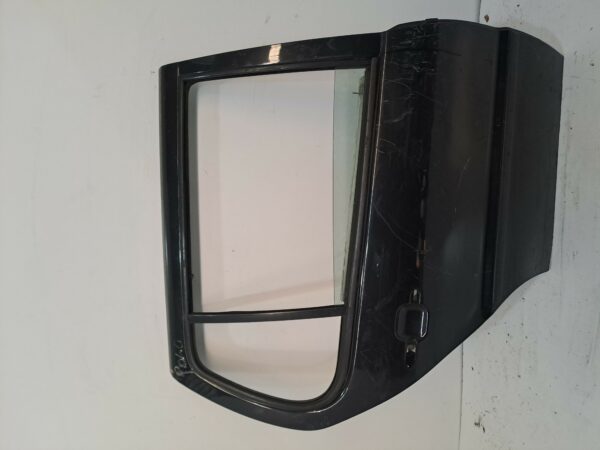 PUERTA TRASERA DERECHA VOLKSWAGEN POLO (9N1) Trendline DIESEL Motor 1,4 Ltr.  75 CV  [2001 - 2005] 3 Puertas