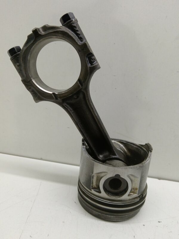 PISTON Y BIELA FIAT PUNTO BERLINA (176) 1.7 Turbodiesel DIESEL Motor 1,7 Ltr.  69 CV  [1996 - 1999] 3 Puertas