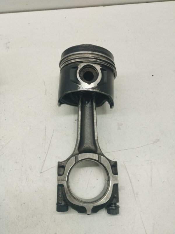 PISTON Y BIELA FIAT PUNTO BERLINA (176) 1.7 Turbodiesel DIESEL Motor 1,7 Ltr.  69 CV  [1996 - 1999] 3 Puertas