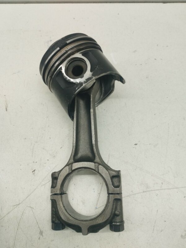 PISTON Y BIELA FIAT PUNTO BERLINA (176) 1.7 Turbodiesel DIESEL Motor 1,7 Ltr.  69 CV  [1996 - 1999] 3 Puertas