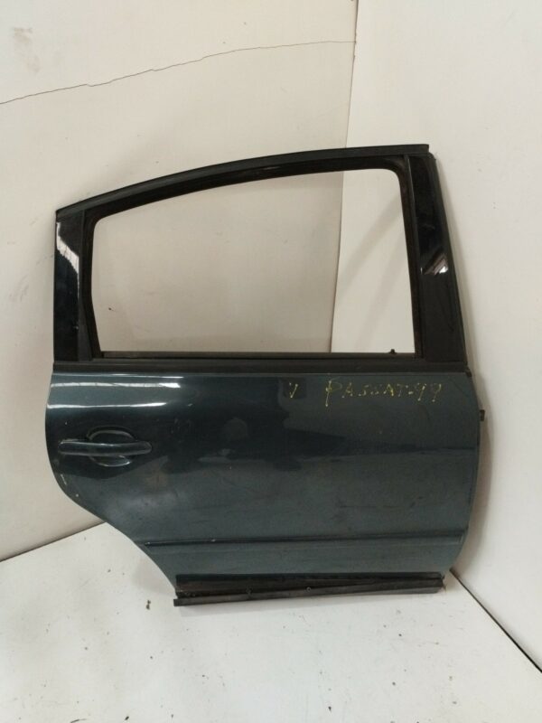 PUERTA TRASERA DERECHA VOLKSWAGEN PASSAT BERLINA (3B3) V6 TDI Highline 4Motion DIESEL Motor 2,5 Ltr.  180 CV  [2000 - 2005] 4 Puertas