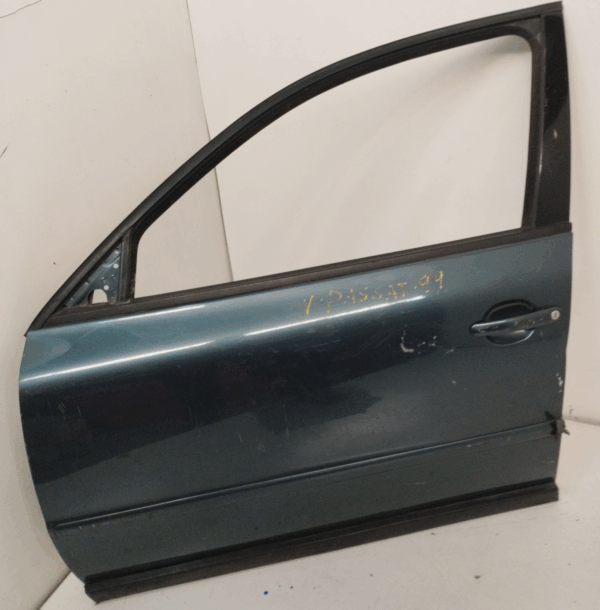 PUERTA DELANTERA IZQUIERDA VOLKSWAGEN PASSAT BERLINA (3B2) Comfortline syncro / 4Motion NAFTA 95 Motor 1,8 Ltr.  125 CV  [1996 - 2000] 4 Puertas