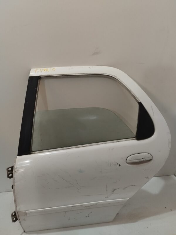 PUERTA TRASERA IZQUIERDA FIAT PALIO BERLINA 1,2 NAFTA Motor 1,2 Ltr.  68 CV  [1999 - 0] 5 Puertas