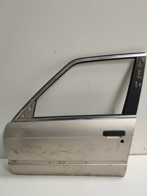 PUERTA DELANTERA IZQUIERDA BMW SERIE 3 BERLINA (E30) 318i NAFTA Motor 1,8 Ltr.  113 CV  [1982 - 0] 4 Puertas